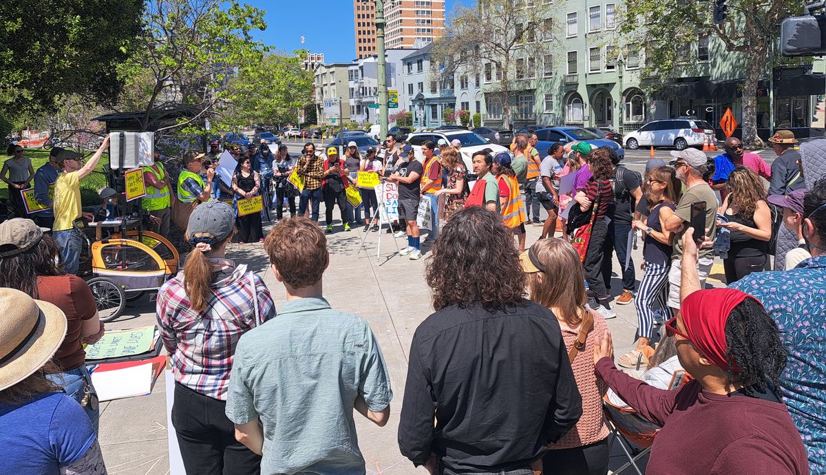 Dozens of neighbors call for a safe Grand Avenue