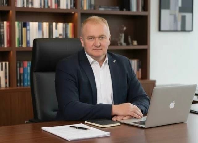 81 ROKOV PO VOJNE A ĽUDIA MUSIA ZNOVU PROTESTOVAŤ PROTI TIEŇU FAŠIZMU