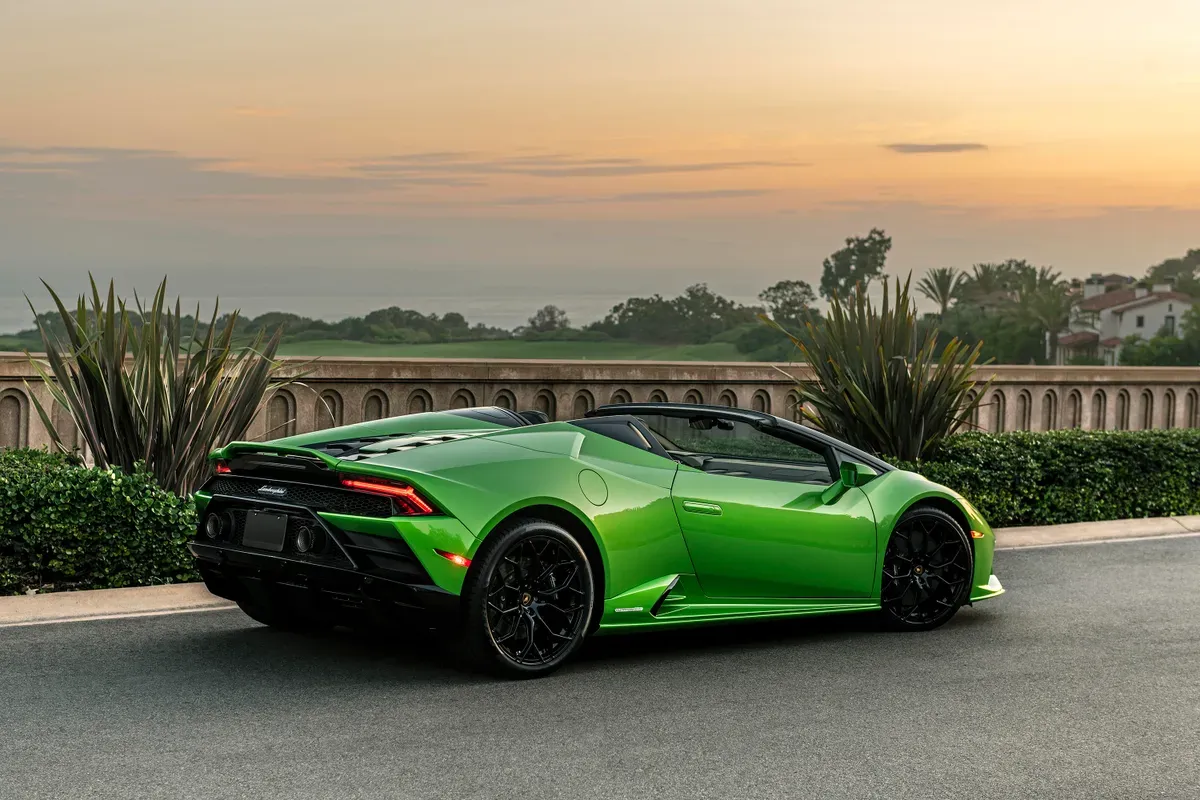 Parte Trasera Lamborghini Huracán Evo Spyder Verde