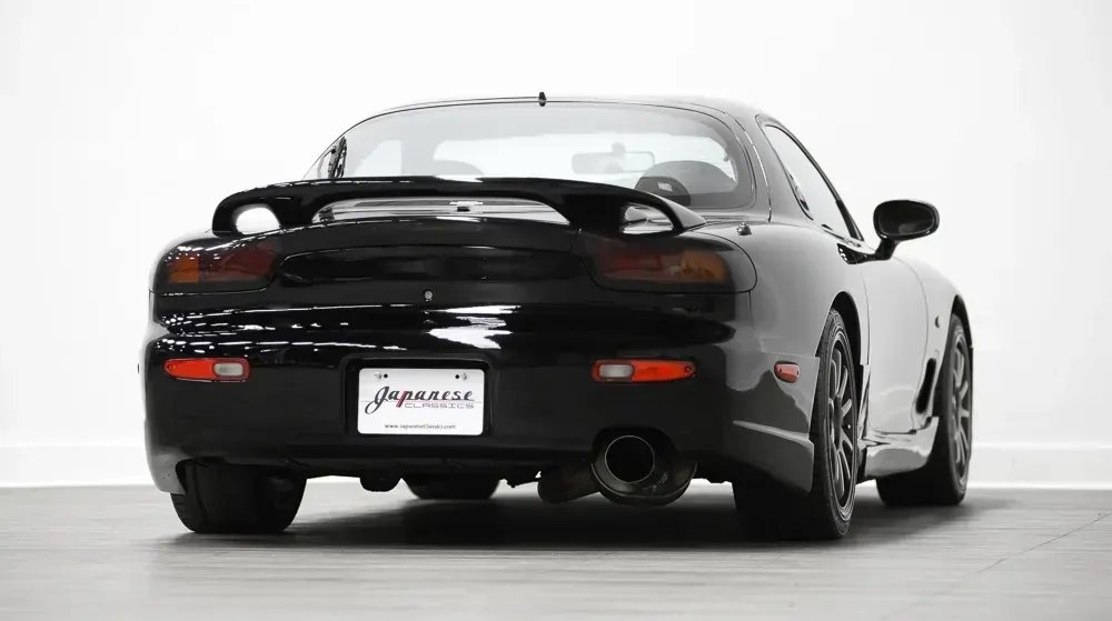 Parte trasera Mazda RX-7 FD Tipo RZ 1995 color negro