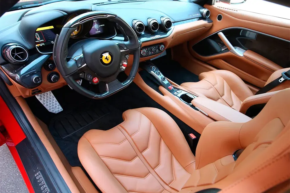Detalle del interior del Ferrari F12 Berlinetta