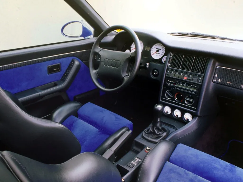 Interior Audi RS2 Avant con asientos Recaro