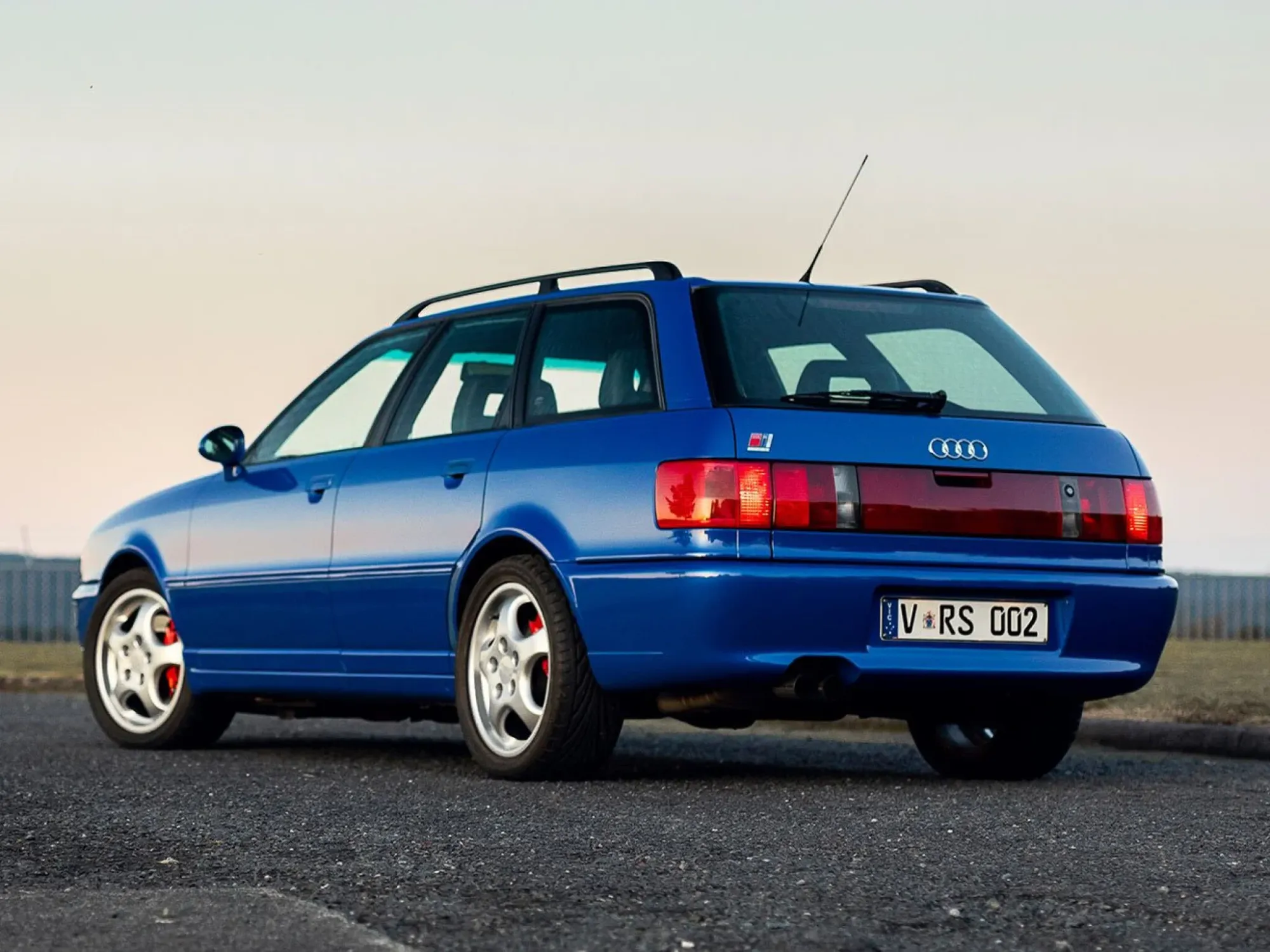 Lateral Audi RS2 Avant Azul Nogaro
