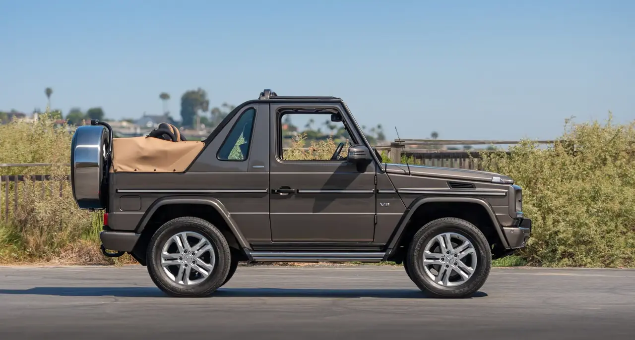 Lateral Mercedes-Benz G500 1999 Marrón