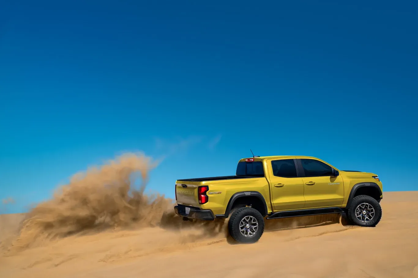 Lateral Chevrolet Colorado ZR2 Amarillo