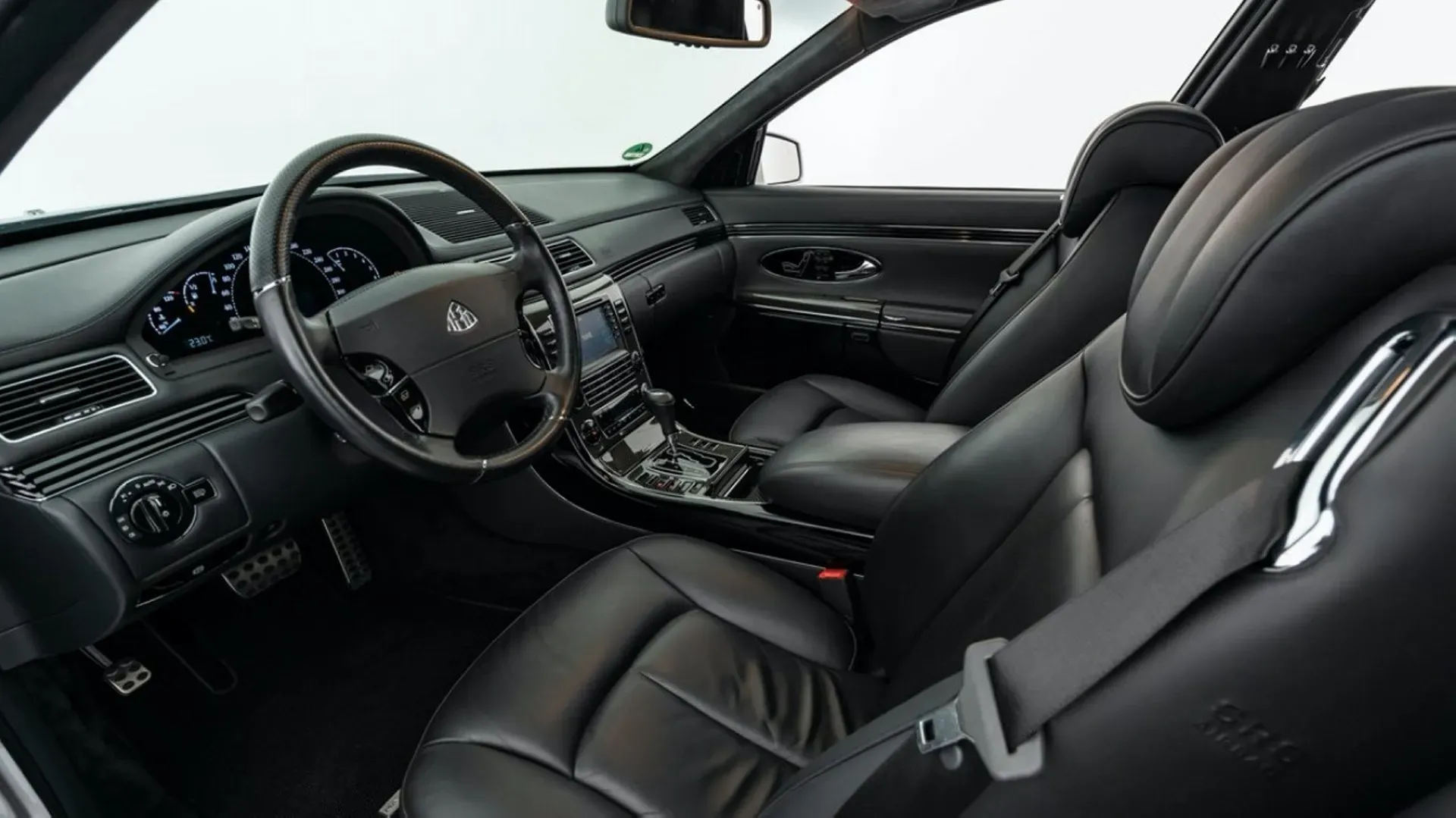 Interior lujoso del Mercedes-Benz Maybach 57S del 2006