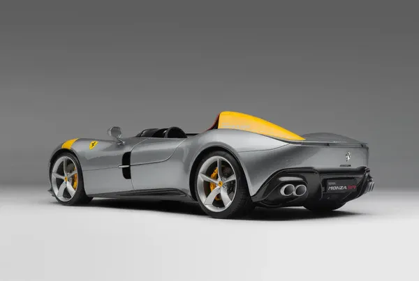 Parte Trasera Ferrari Monza SP1 Plateado