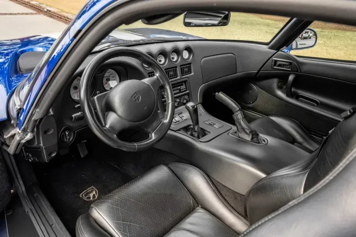 Interior del Dodge Viper 1997