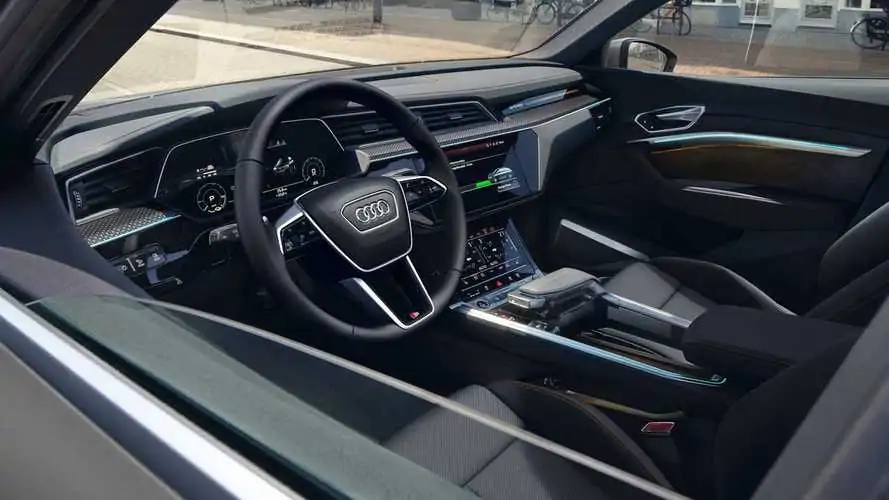 Interior Audi Q8 e-tron 2024
