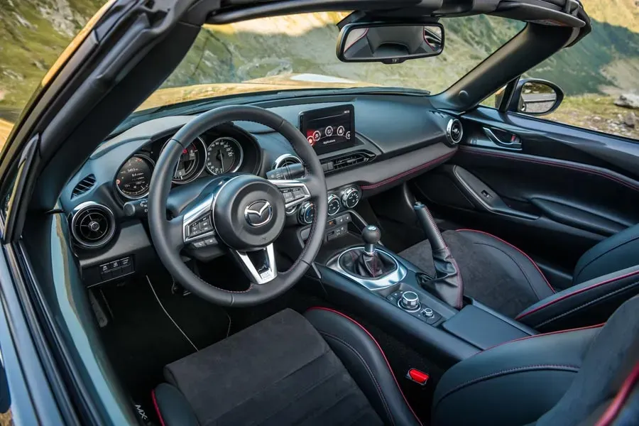Interior Mazda MX-5 Miata 2019