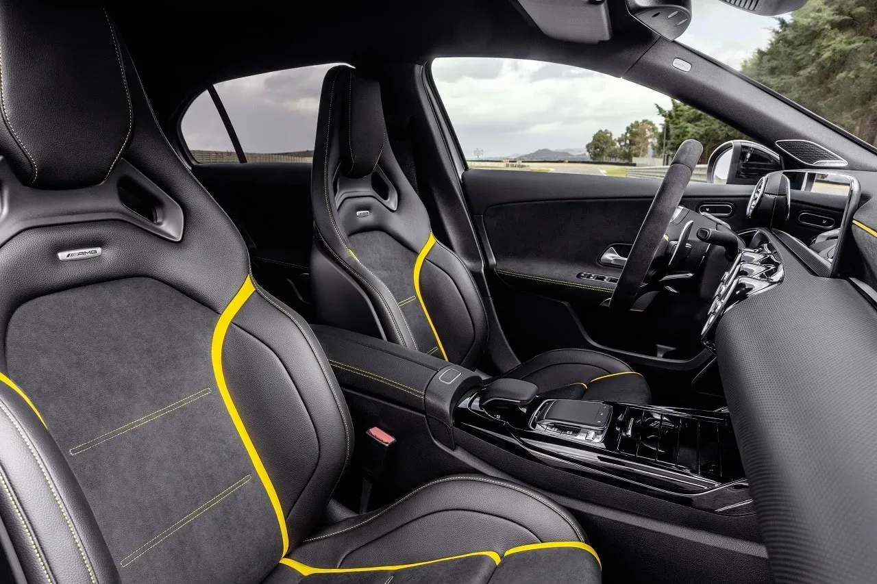 Interior mercedes-amg a45