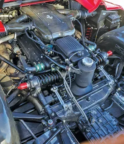 Motor Ferrari F50 1995