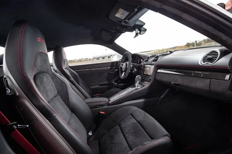 Interior Porsche 718 Cayman 2023