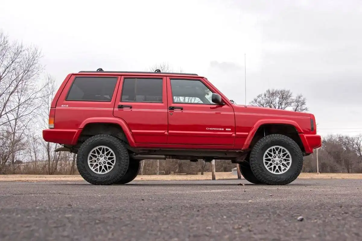 Lateral jeep cherokee xj 1984-2001 rojo