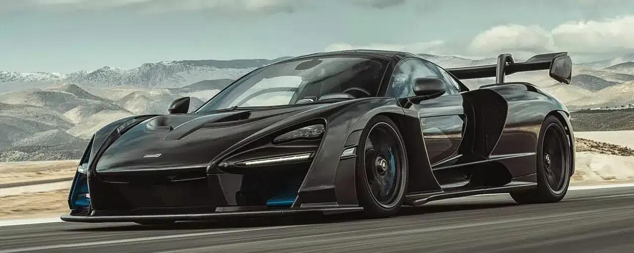 McLaren Senna Negro en pista