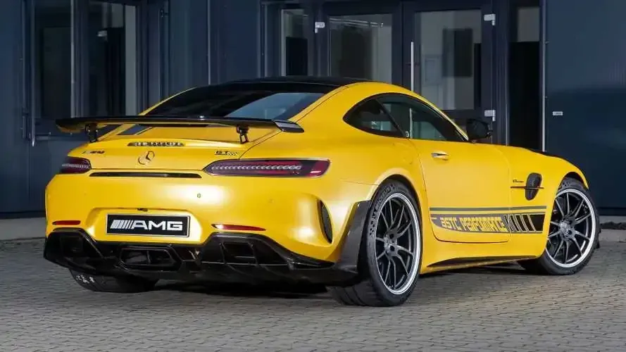 Parte Trasera Mercedes-AMG GT-R Pro 2025 Amarillo