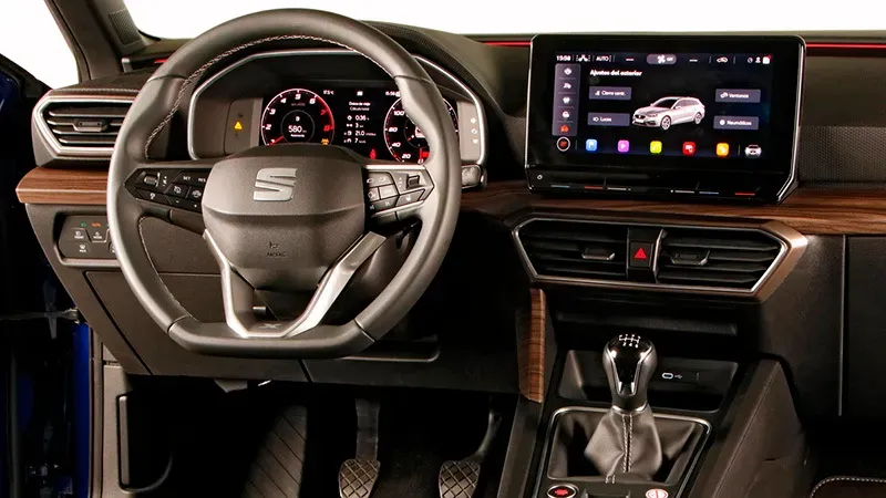Interior y puesto de conducción del SEAT León