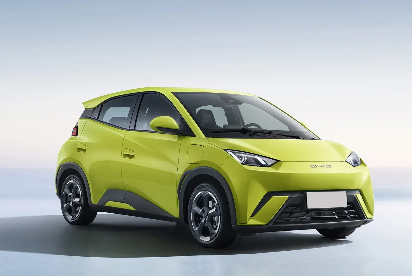 BYD Dolphin AmarilloExterior lateral del BYD Dolphin color amarillo