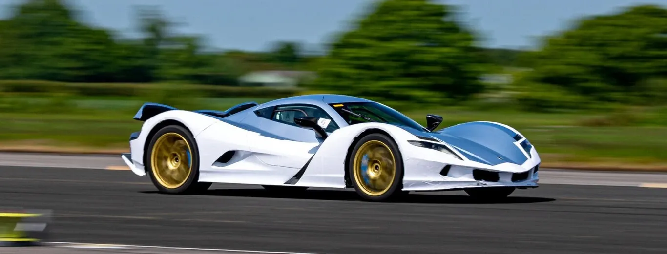 Aspark Owl SP600 de perfil