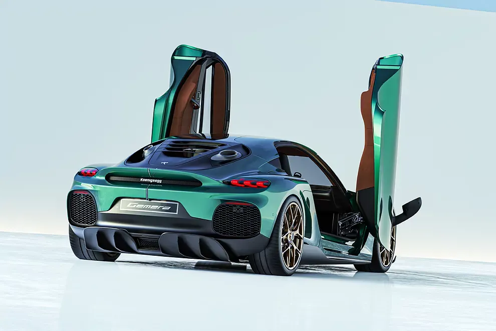 Parte Trasera Koenigsegg Gemera Verde Puertas Abiertas