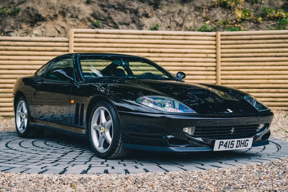 Ferrari 550 Maranello interior y consola