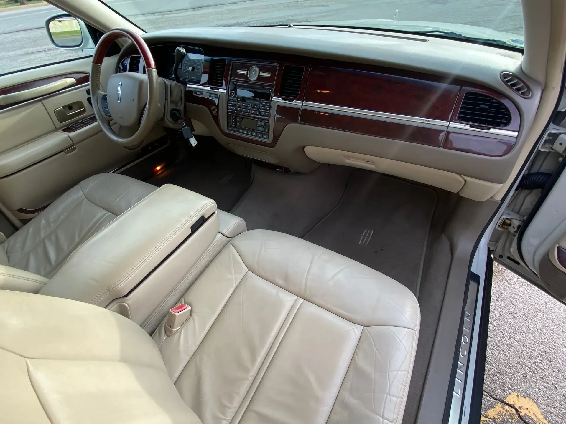 Interior Lincoln Town Car 2005