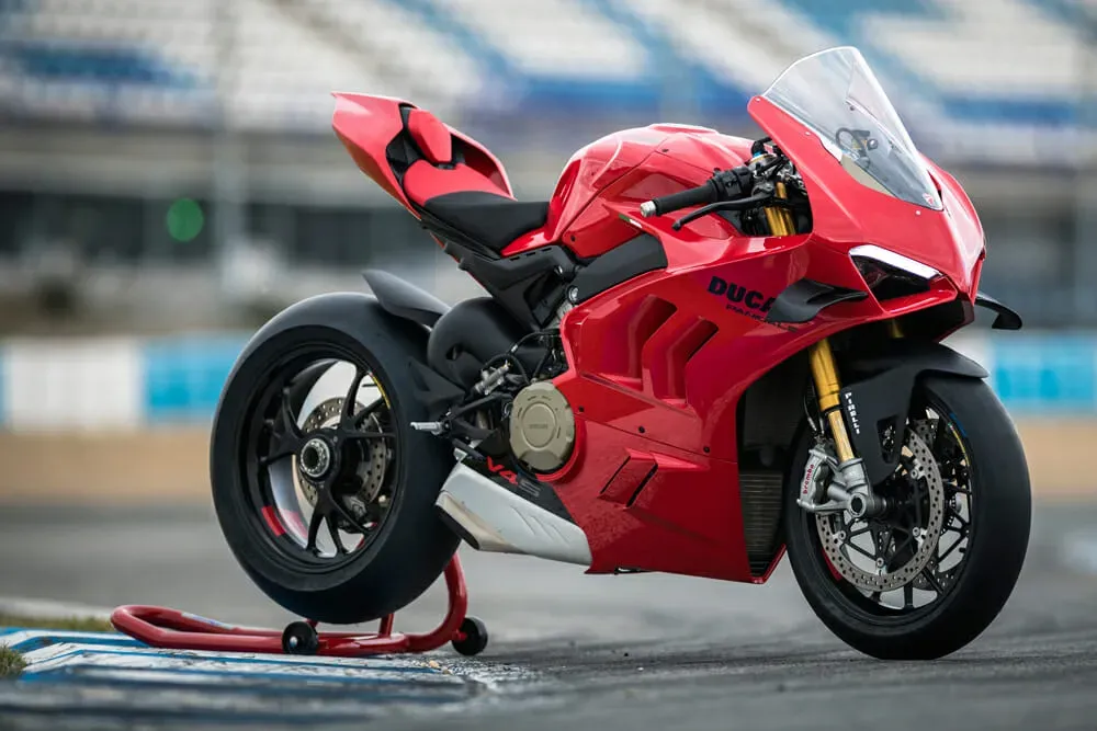 Ducati Panigale V4 S Rojo en carrera