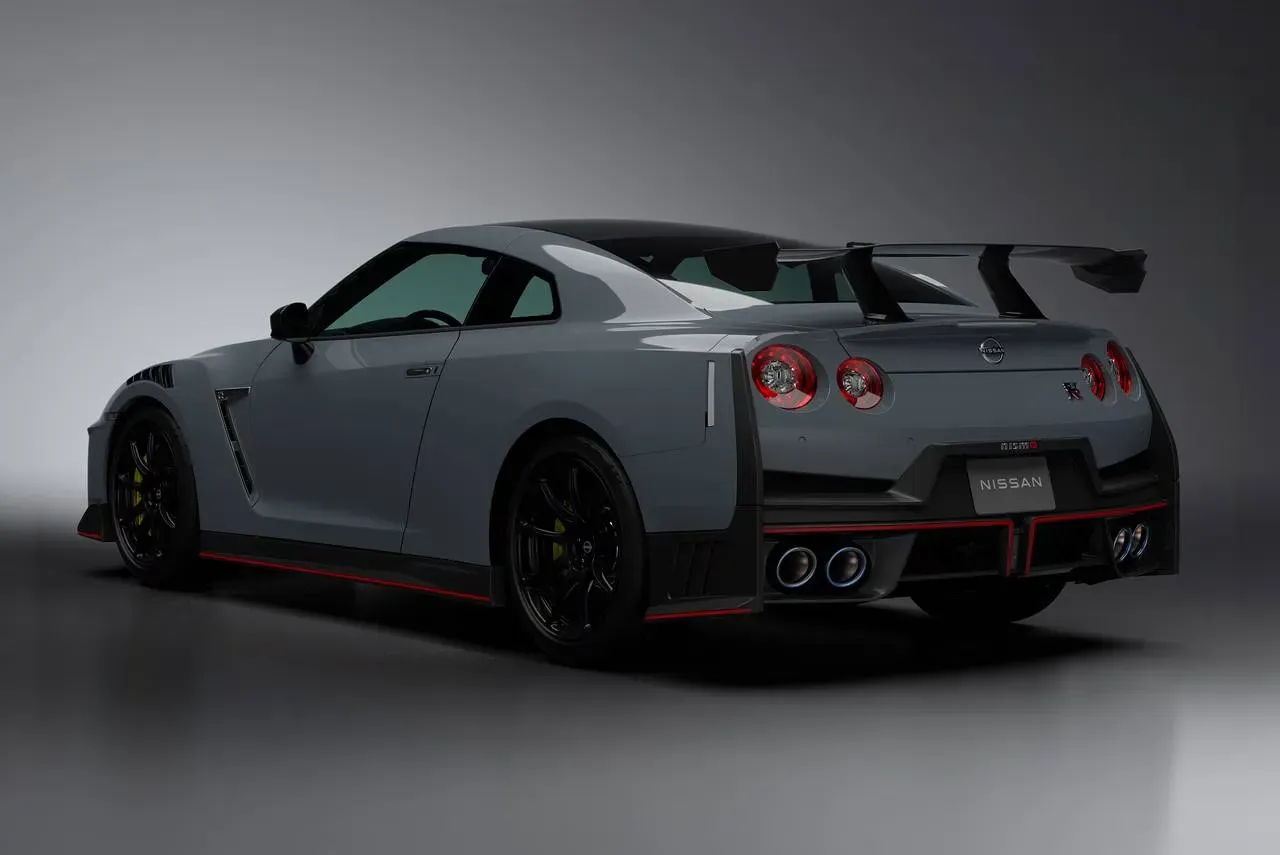 Vista trasera del Nissan GT-R NISMO