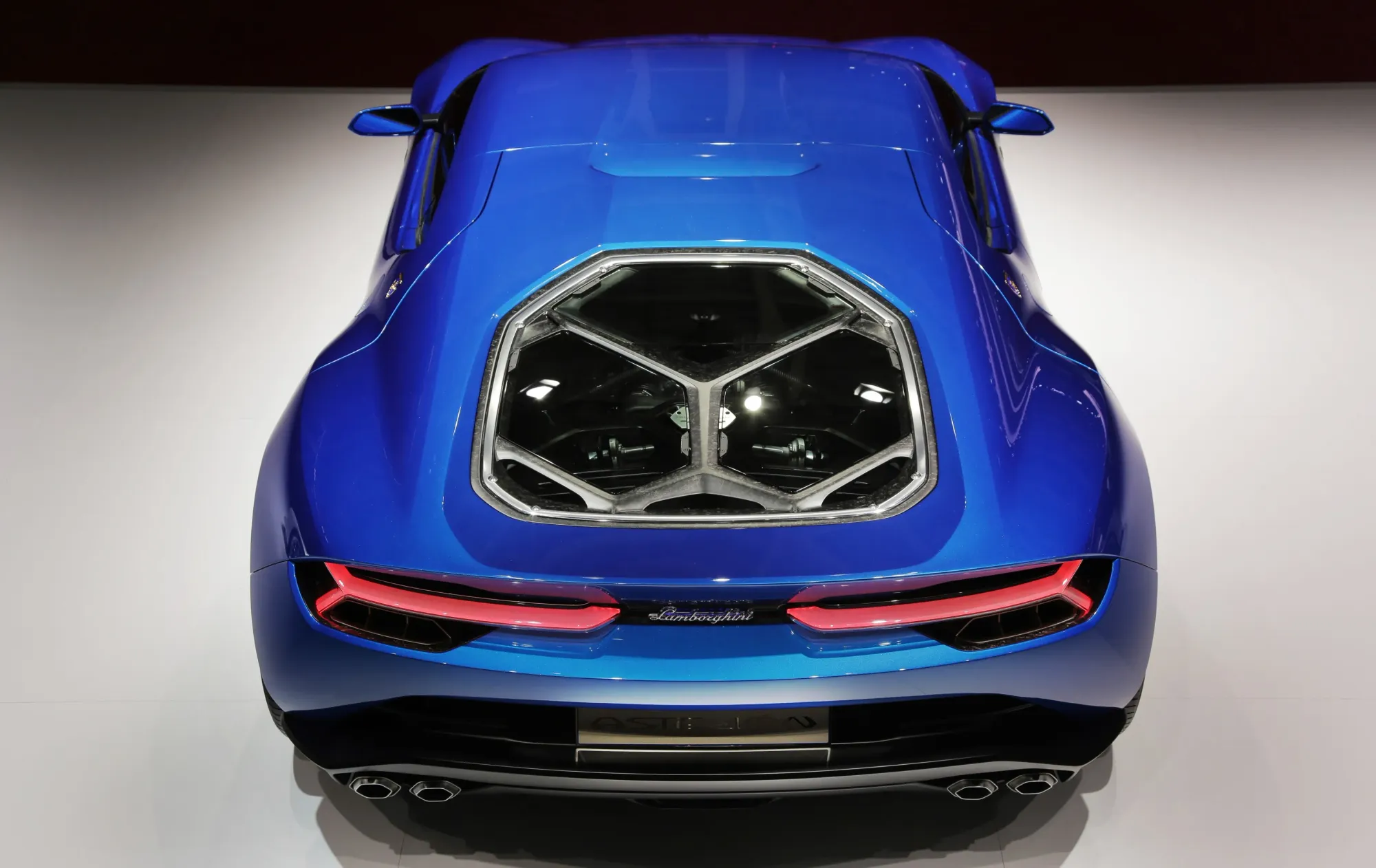 Parte trasera lamborghini asterion azul