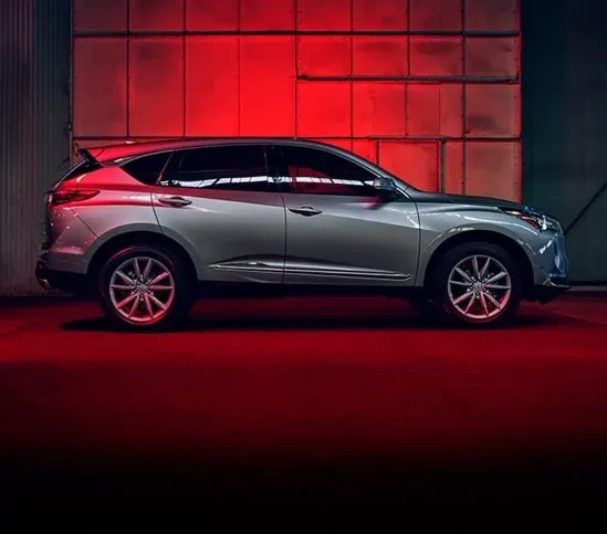 Acura RDX 2024 en color gris, vista frontal