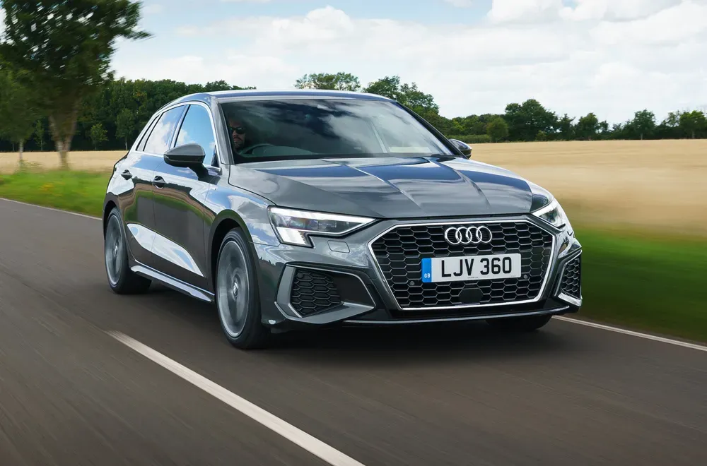 Audi A3 S line 2024 frontal agresivo