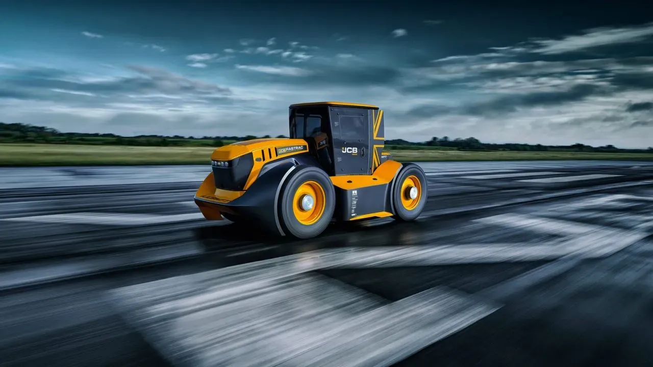 JCB Fastrac 8000 en pista de pruebas