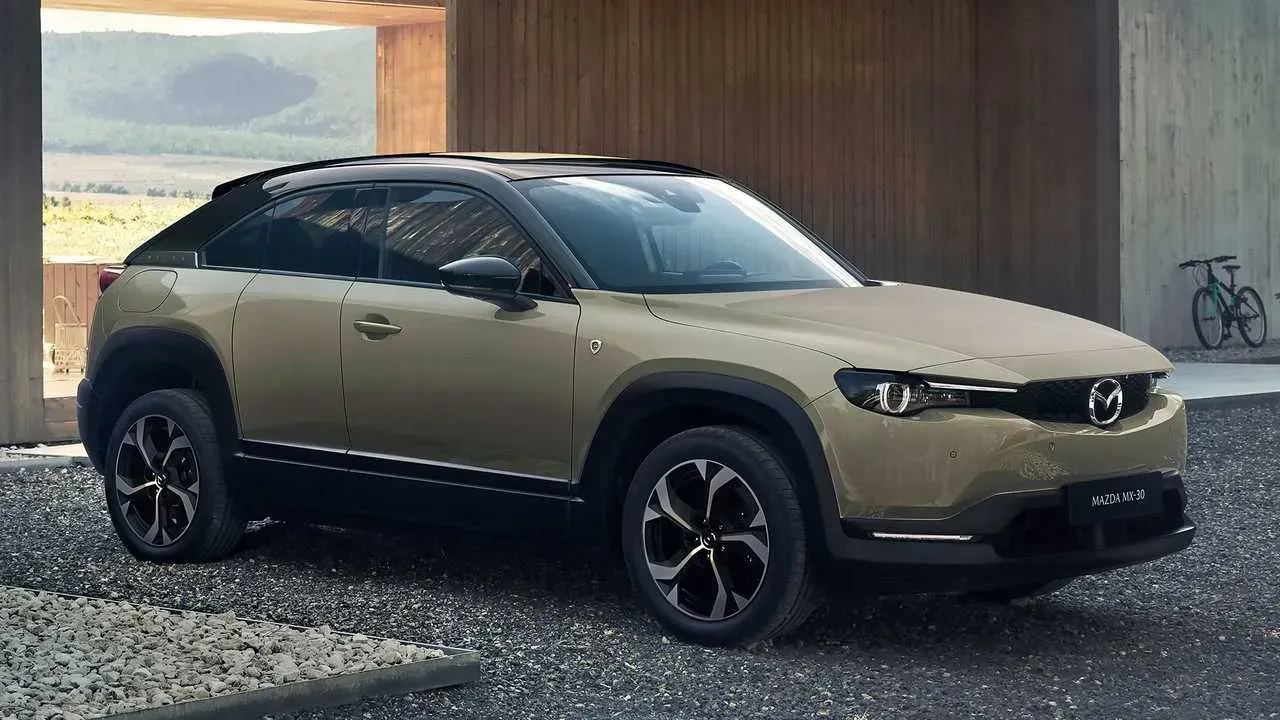 El Mazda MX-30 R-EV exterior