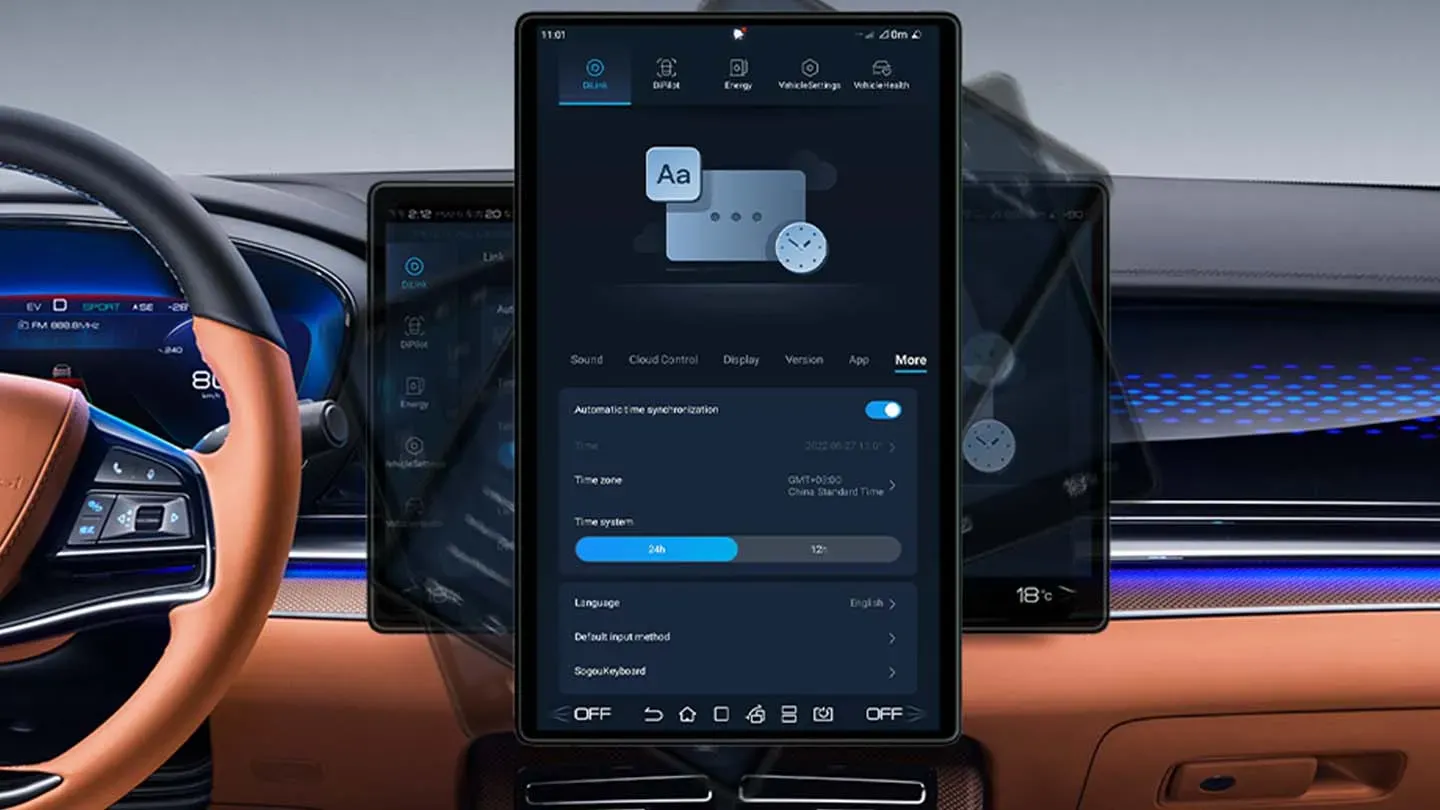Pantalla rotativa del sistema BYD DiLink mostrando la interfaz de navegación