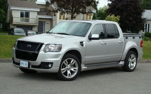 Vista lateral del Ford Explorer Sport Trac