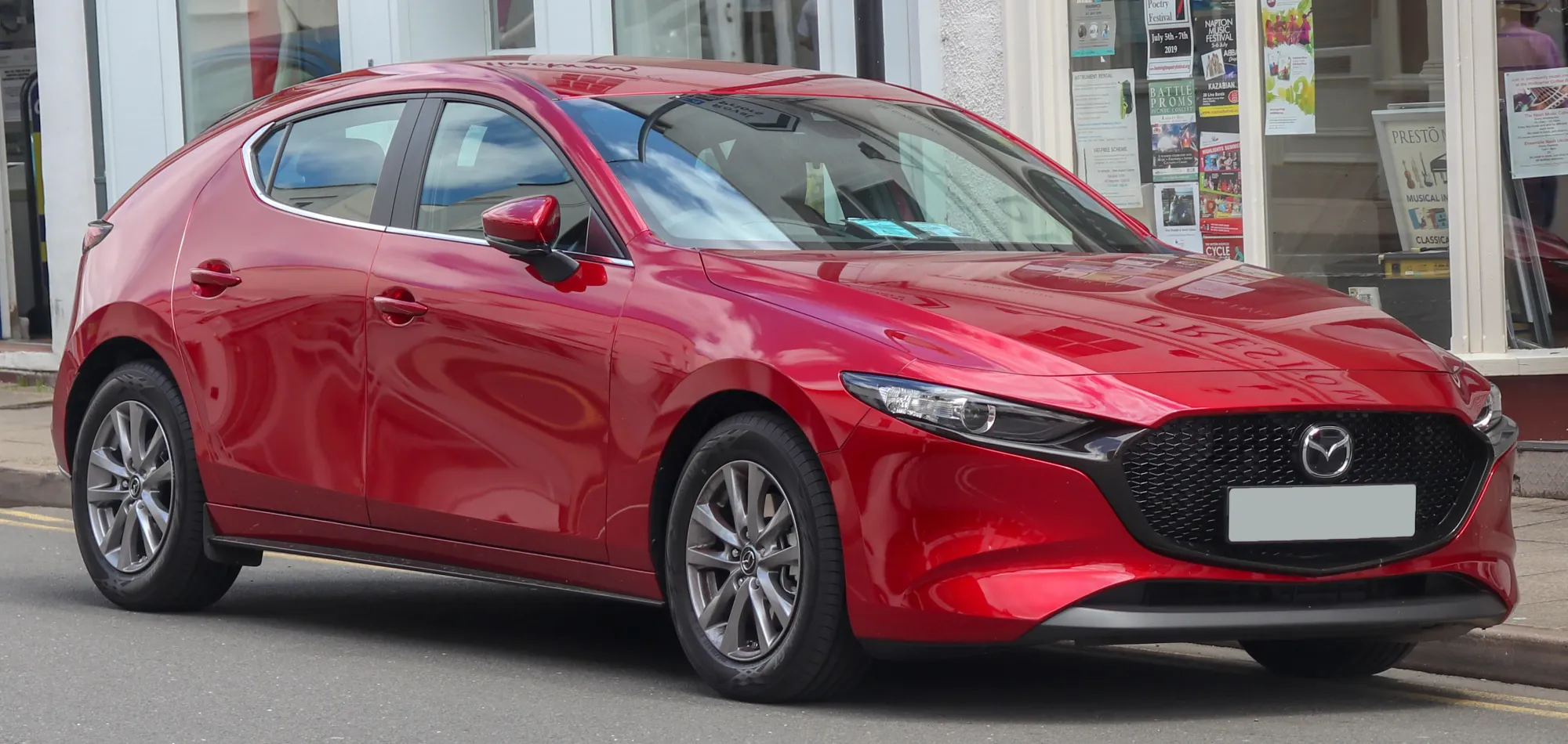 Mazda 3 rojo deportivo