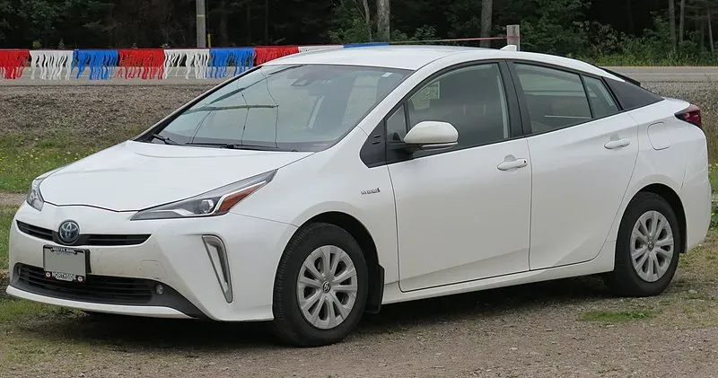 Toyota Prius 2025 en color blanco