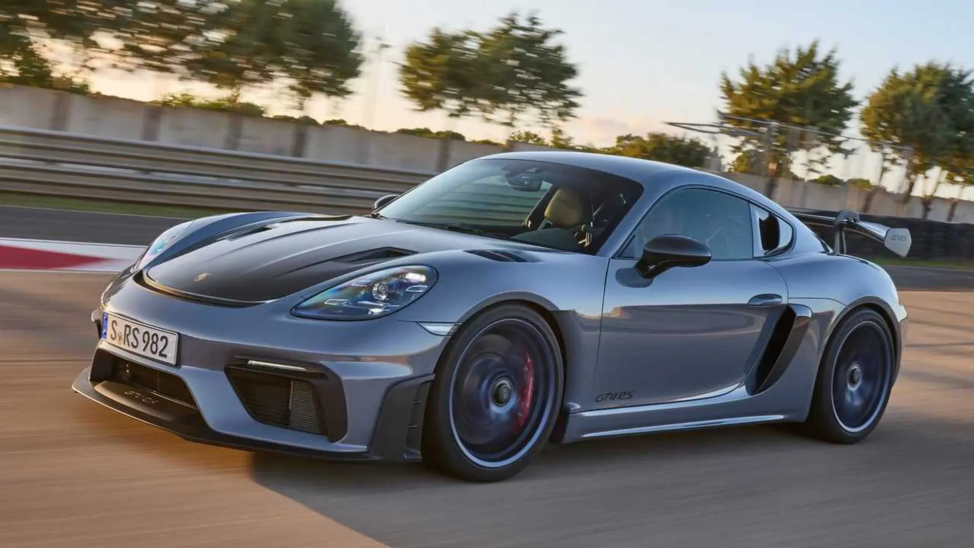 Porsche 718 Cayman GT4 en circuito