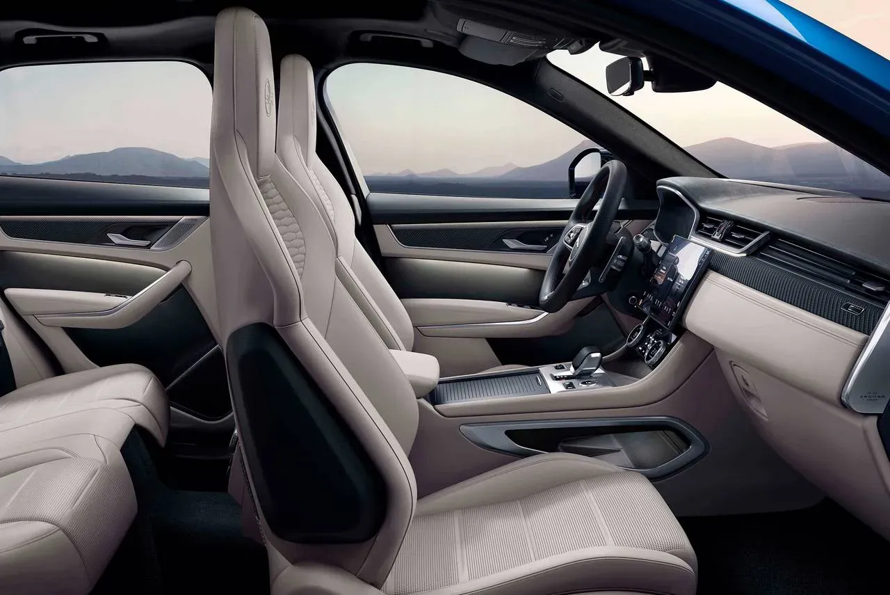 Interior Jaguar F-Pace SVR