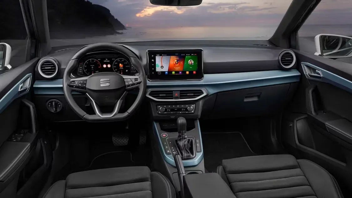 Interior y salpicadero del Seat Arona
