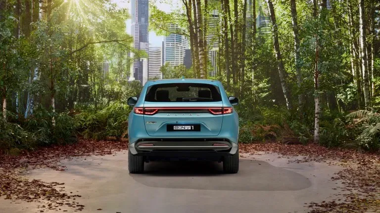 Parte Trasera Honda e:Ny1 Azul