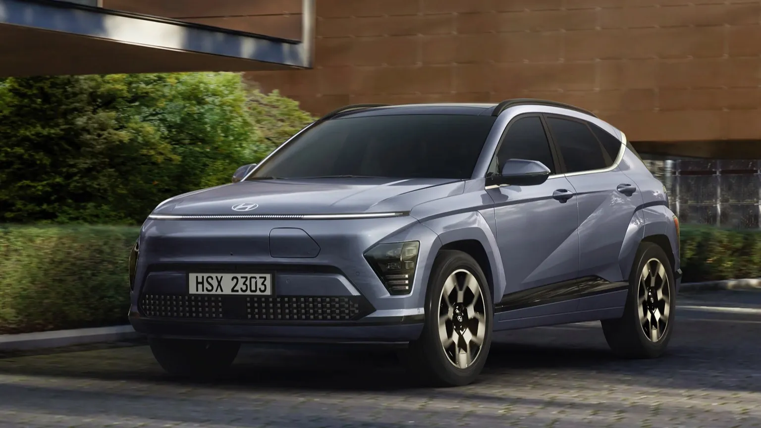 Vehículo Hyundai Kona EV en carretera