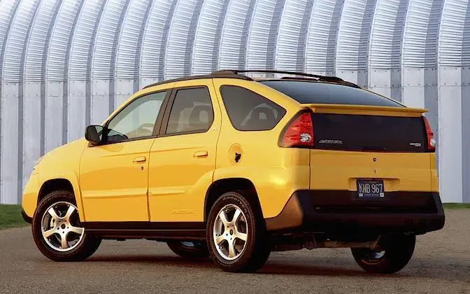 Vista lateral del Italdesign Aztek en color amarillo