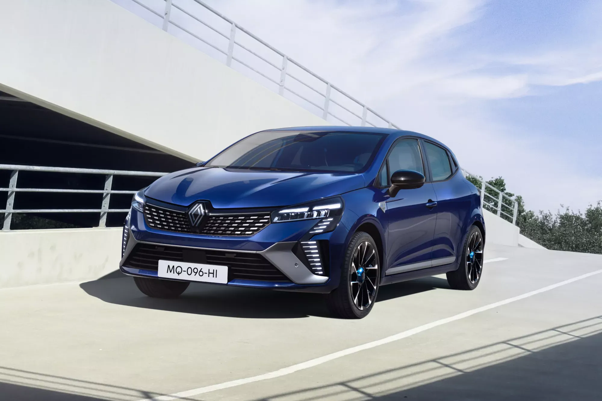Renault Clio 2024 vista frontal