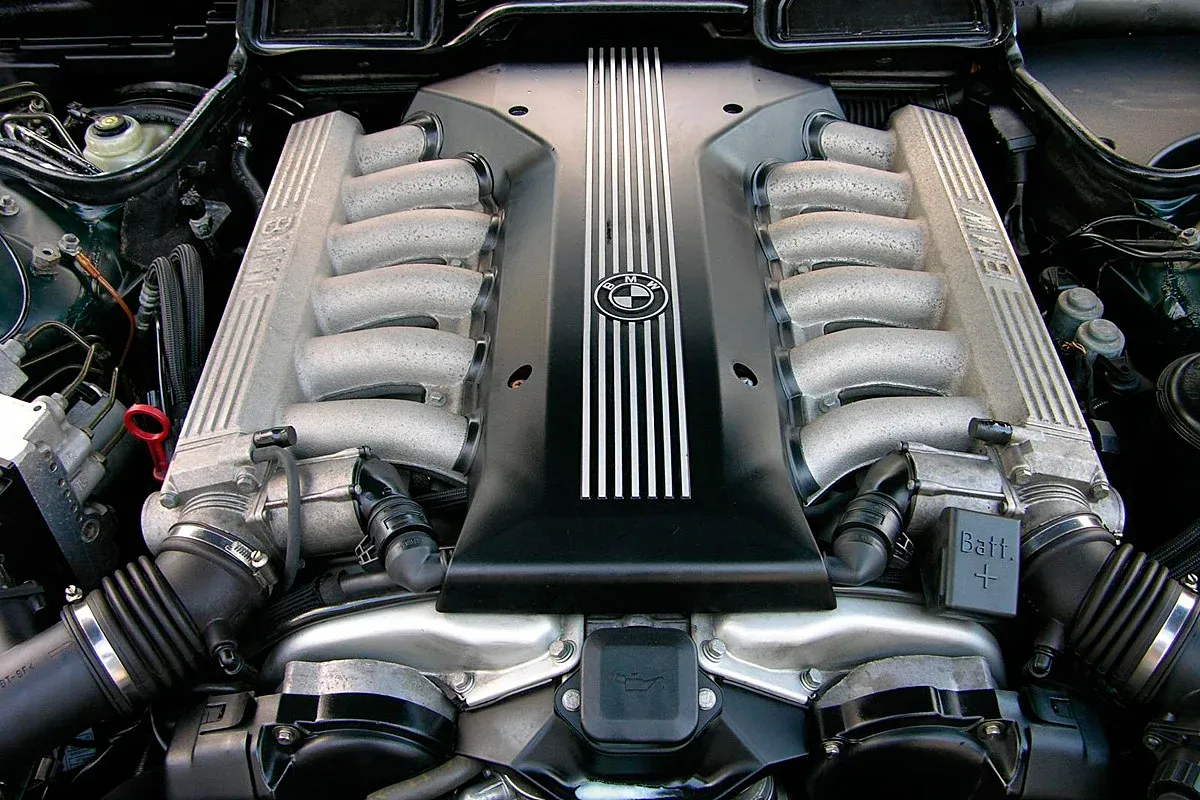Motor V12 atmosférico de alta performance