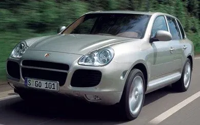 Porsche Cayenne Blanco en un taller