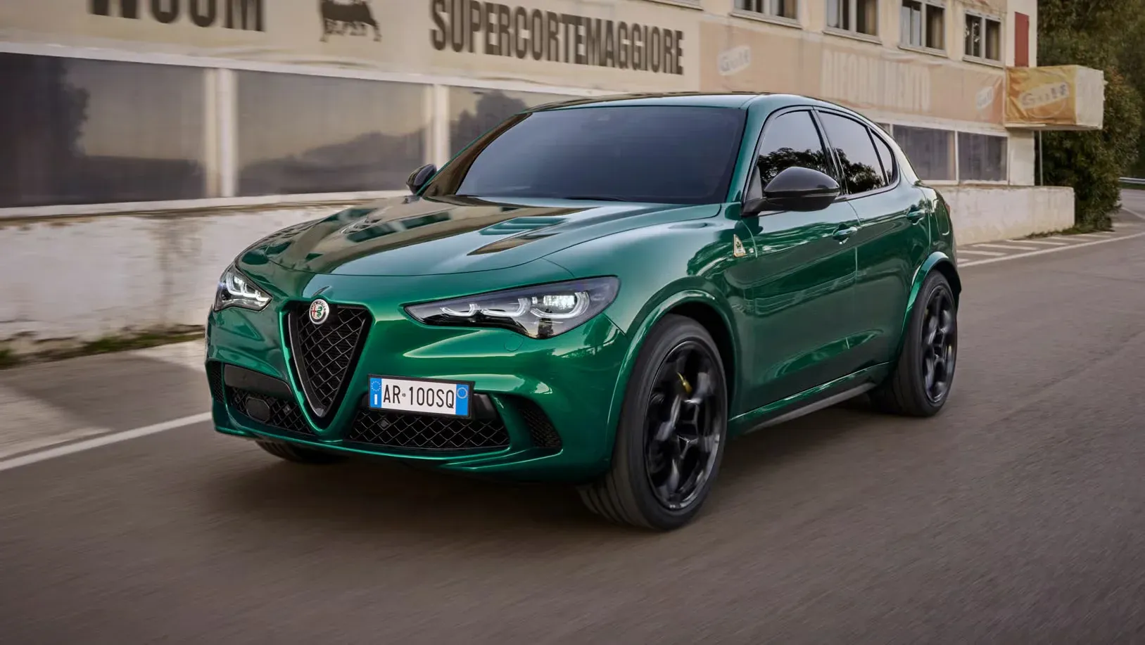 Alfa Romeo Stelvio Quadrifoglio en color verde