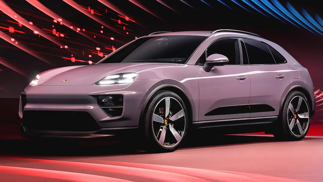 Porsche Macan EV 2025 en color rosa