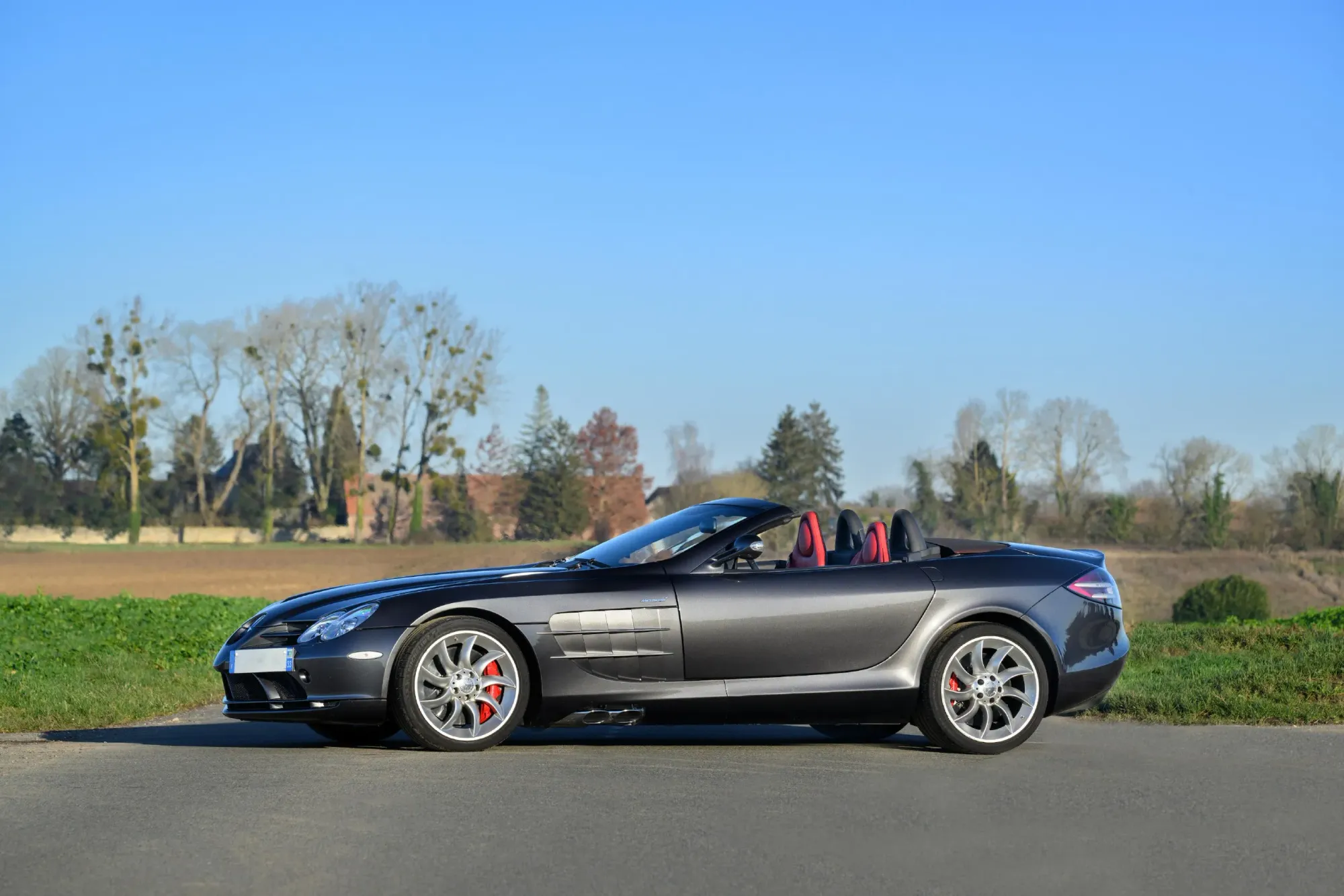 Mercedes-Benz SLR McLaren Roadster 722 S en color amarillo