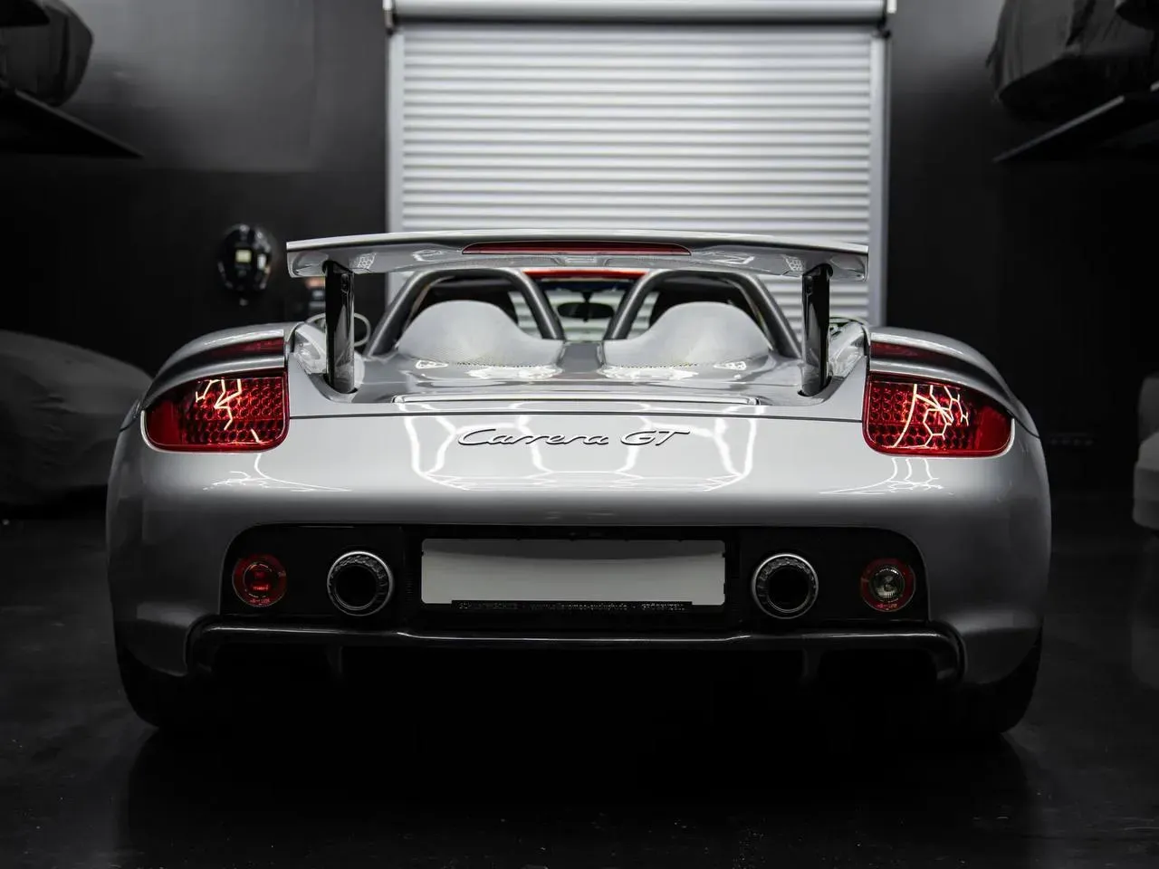 Porsche Carrera GT Blanco de perfil